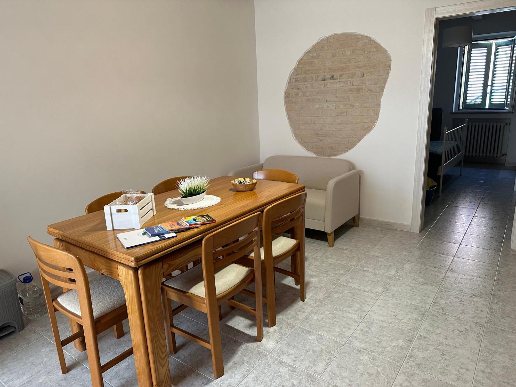 Affittacamere Il Cortile Киаравале Екстериор снимка